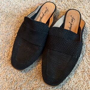 Free People “At Ease” Black Leather Snakeskin Loafer Mules– EU 38 –Made in Spain